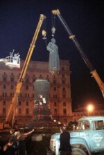 22 августа 1991 года – В дни контрреволюционного переворота в СССР снесен памятник Ф.Э. Дзержинскому в Москве.